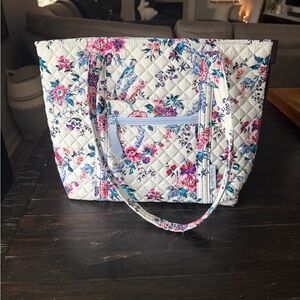Vera Bradley Magnifique Floral quilted tote